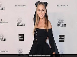 Sarah Jessica Parker In Mismatched Heels On The Red Carpet Pulls Off A Chic <i>Carrie Bradshaw</i> Moment Sarah Jessica Parker In Mismatched Heels On The Red Carpet Pulls Off A Chic <i>Carrie Bradshaw</i> Moment