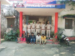 पति-पत्नी निकले नशे के सौदागर, पुलिस ने किया गिरफ्तार, 30 लाख रुपये की ब्राउन शुगर बरामद पति-पत्नी निकले नशे के सौदागर, पुलिस ने किया गिरफ्तार, 30 लाख रुपये की ब्राउन शुगर बरामद