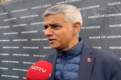 Why London Mayor Wants Bollywood To Redo 'Amar Akbar Anthony' Why London Mayor Wants Bollywood To Redo 'Amar Akbar Anthony'