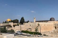 Ground Report: Civilians Flee Northern Gaza As Israel Readies Troops For Assault Ground Report: Civilians Flee Northern Gaza As Israel Readies Troops For Assault