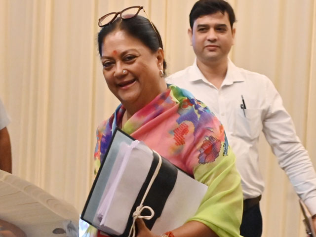 लोकसभा चुनाव की तैयारी में जुटी भाजपा, दिल्ली में शुरू हुई अहम मीटिंग, वसुंधरा राजे भी पहुंचीं