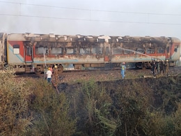 Coach Of Patalkot Express Train Catches Fire Near Agra, 9 Injured Coach Of Patalkot Express Train Catches Fire Near Agra, 9 Injured