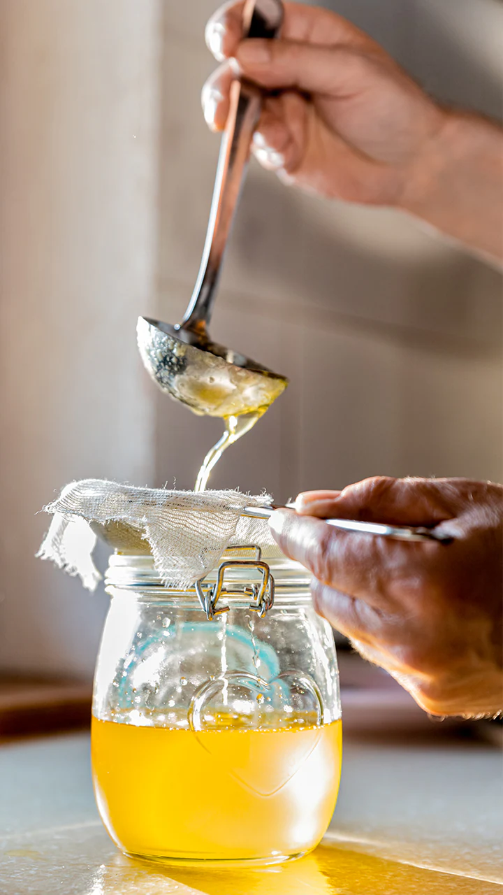 Ghee Ke Fayde: वेट लॉस में भी फायदेमंद है घी, क्या आप जानते हैं इसे खाने का सही तरीका?