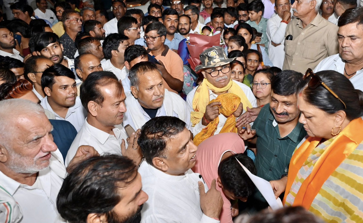राजस्थान चुनावः भाजपा ने तीसरी लिस्ट में 26 सीटों पर बदले प्रत्याशी, वसुंधरा गुट के इन 10 नेताओं के टिकट काटे राजस्थान चुनावः भाजपा ने तीसरी लिस्ट में 26 सीटों पर बदले प्रत्याशी, वसुंधरा गुट के इन 10 नेताओं के टिकट काटे