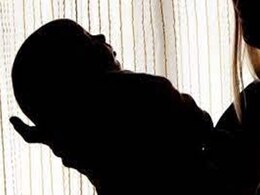 महिला ने चलती ट्रेन में बच्चे को जन्म दिया, महिला और शिशु दोनों स्वस्थ हैं महिला ने चलती ट्रेन में बच्चे को जन्म दिया, महिला और शिशु दोनों स्वस्थ हैं