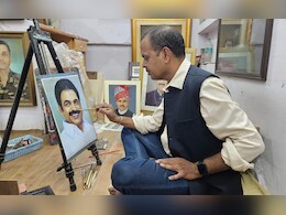चुनावी माहौल में रंग भरते हैं जयपुर के चंद्रप्रकाश गुप्ता, 25 सालों से बना रहे नेताओं के तैलचित्र चुनावी माहौल में रंग भरते हैं जयपुर के चंद्रप्रकाश गुप्ता, 25 सालों से बना रहे नेताओं के तैलचित्र