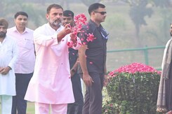 Congress Chief, Gandhis Pay Floral Tribute On Indira Gandhi's Death Anniversary Congress Chief, Gandhis Pay Floral Tribute On Indira Gandhi's Death Anniversary