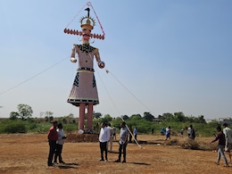 Dussehra 2023: आगर मालवा में 51 फीट ऊंचे रावण का होगा दहन, यूपी के मुस्लिम कारीगर बनाते हैं पुतले  Dussehra 2023: आगर मालवा में 51 फीट ऊंचे रावण का होगा दहन, यूपी के मुस्लिम कारीगर बनाते हैं पुतले