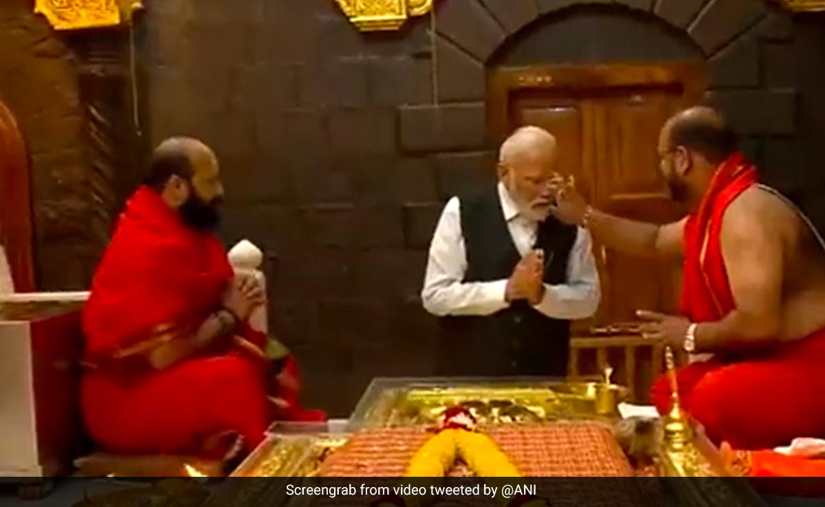 Watch: PM Modi Offers Prayers At Saibaba Samadhi Temple In Maharashtra's Shirdi