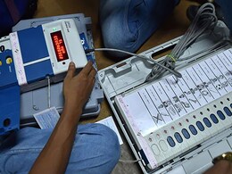 MP Elections: Indore में बना "स्मार्ट" पोलिंग बूथ, वोटिंग के बाद AI कैमरा खींचेगा सेल्फी MP Elections: Indore में बना "स्मार्ट" पोलिंग बूथ, वोटिंग के बाद AI कैमरा खींचेगा सेल्फी