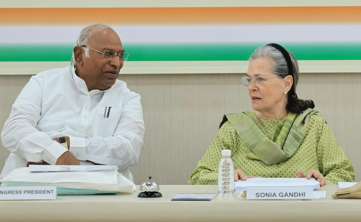 Top Congress Leaders Review Poll Defeats In Chhattisgarh, Madhya Pradesh