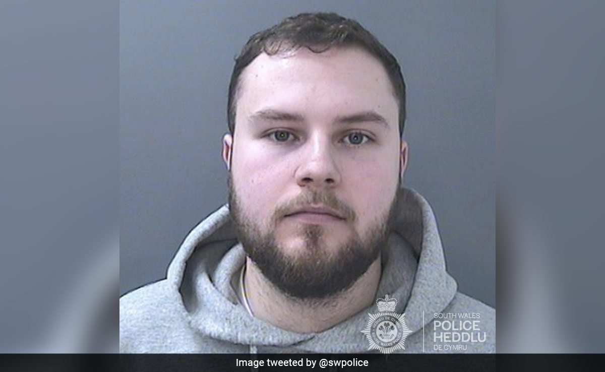 Former UK Police Officer Sentenced For Abusing Over 200 Girls On Snapchat