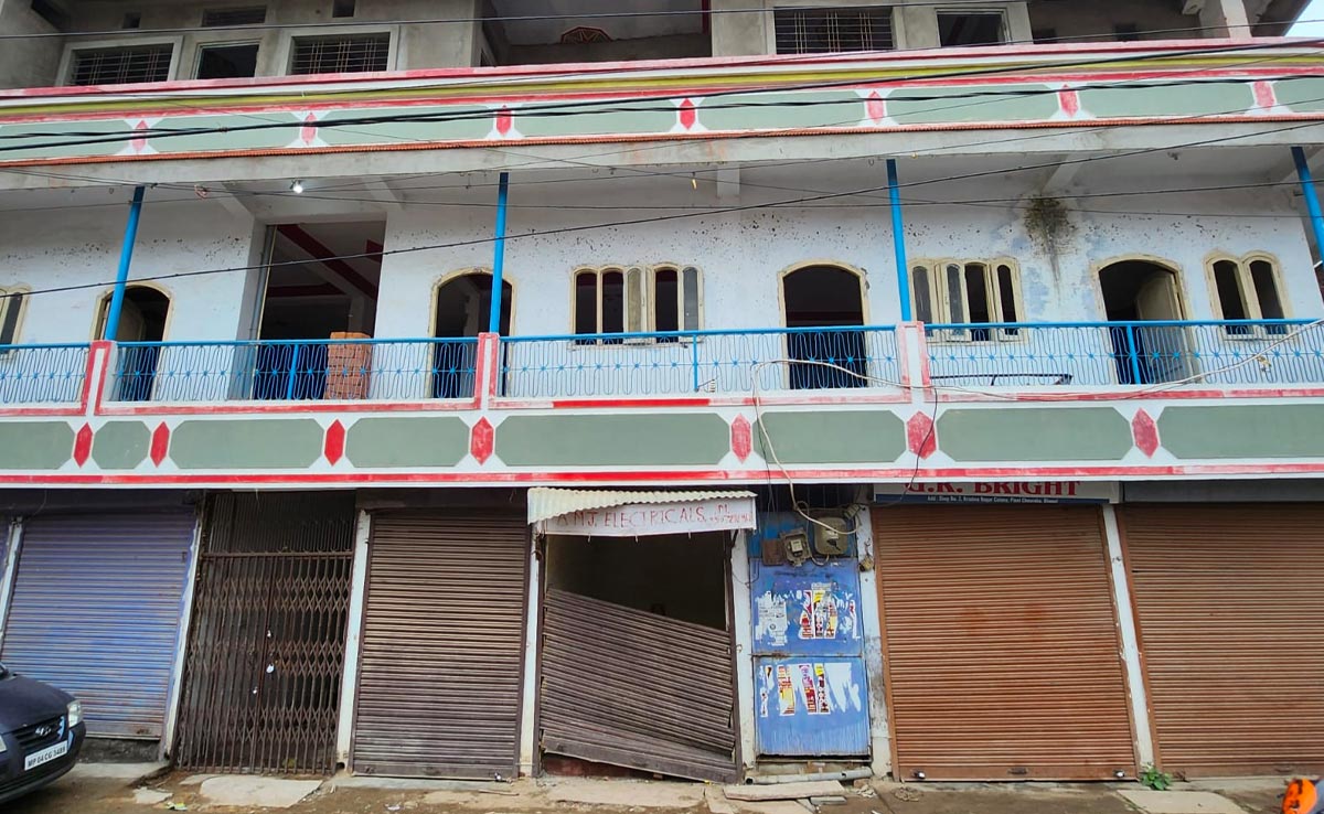 MP गजब है: क्या कागजी नर्स से इलाज कराएंगे आप ? तीन कमरों में 100 बिस्तर वाला नर्सिंग कॉलेज देखा है आपने