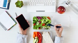 5 Effective Ways To Create A Balanced Diet Chart For Working Professionals