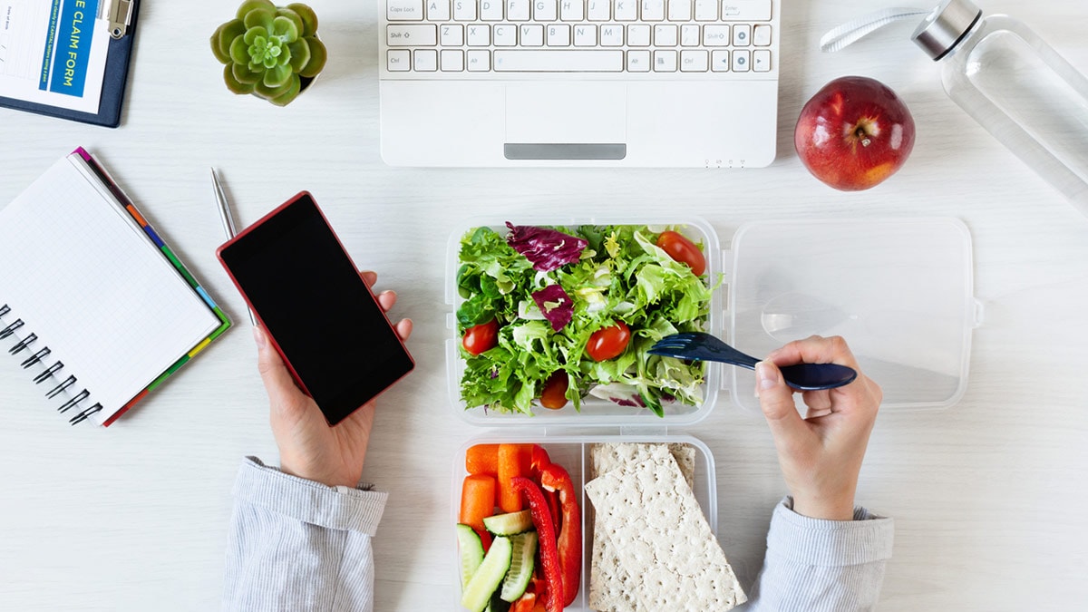 How To Brave Corporate Life And Stay Healthy – 11 Diet Tips To Keep In Mind