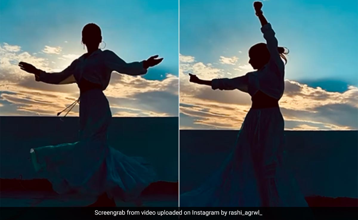 महिला ने फिल्म कंलक के गाने 'घर मोरे परदेसिया' पर किया डांस, लोग बोले- मैजिकल परफॉर्मेंस...