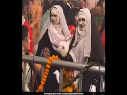 Video: Dancers Dressed As <i>'The Nun'</i> Join Garba Event, Internet Divided Video: Dancers Dressed As <i>'The Nun'</i> Join Garba Event, Internet Divided