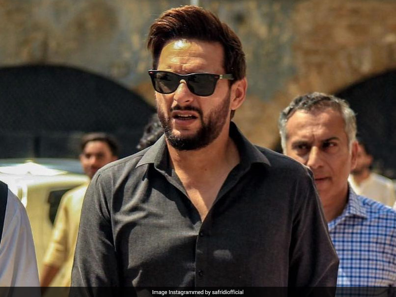 Shahid Afridi Blasted By Ex-Pakistan Star After Irfan Pathan's 'Dog Meat' Story: "Class..."