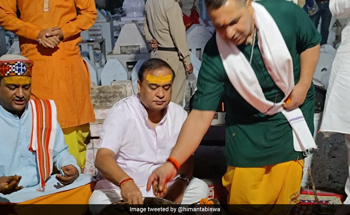 Himanta Sarma Performs Puja In Haridwar On Last Day Of <I>'Pitru Paksha' </I>