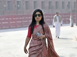 TMC सांसद महुआ मोइत्रा और उनके एक्स पार्टनर जय अनंत देहाद्रई का 3 साल के कुत्ते को लेकर क्या है विवाद? TMC सांसद महुआ मोइत्रा और उनके एक्स पार्टनर जय अनंत देहाद्रई का 3 साल के कुत्ते को लेकर क्या है विवाद?