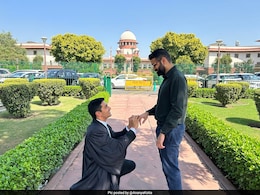 "We'll Return To Fight Another Day": Gay Couple Exchange Rings In Front Of Supreme Court "We'll Return To Fight Another Day": Gay Couple Exchange Rings In Front Of Supreme Court