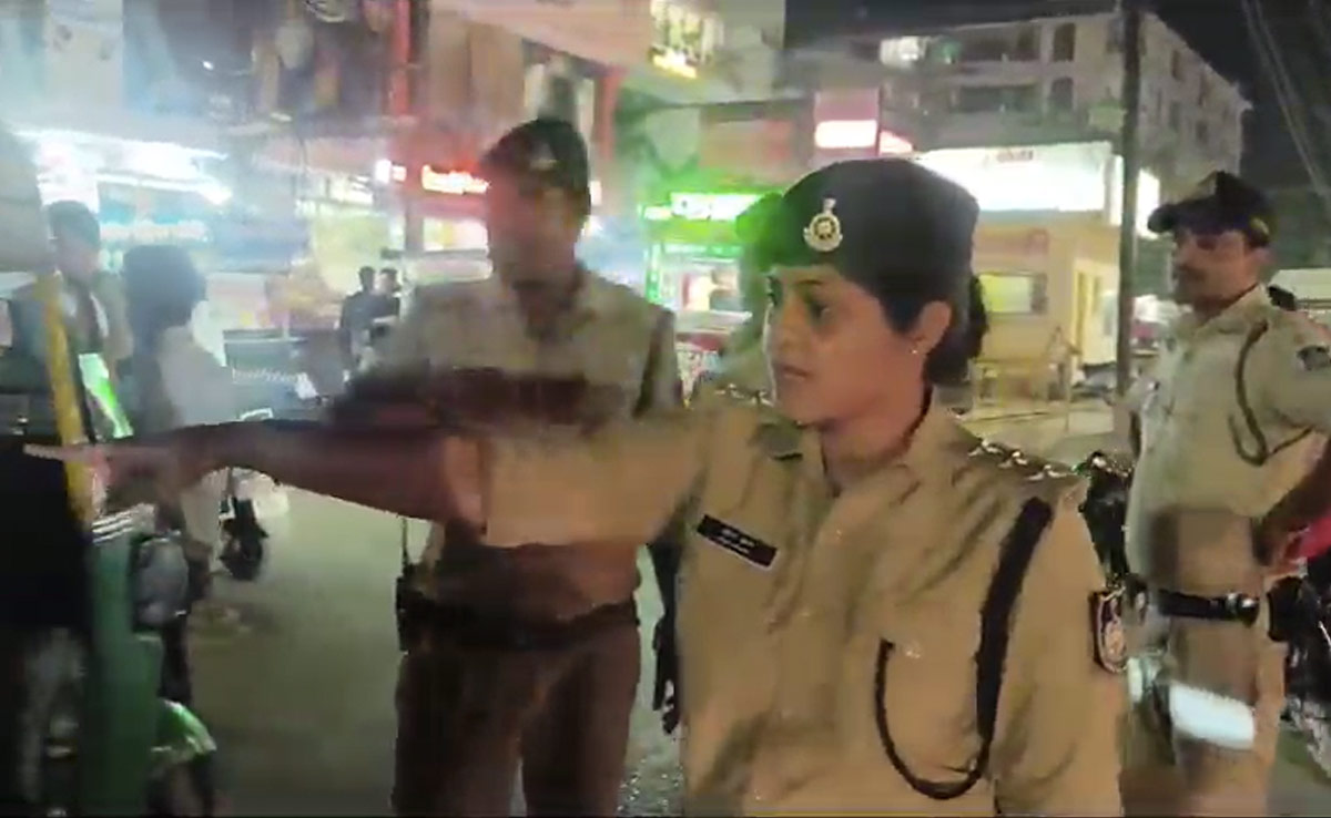 Gwalior News: अपने असली रूप में आई ग्वालियर की लेडी सिंघम हिना खान, मनचलों और हुड़दंगियों में मचा हड़कंप