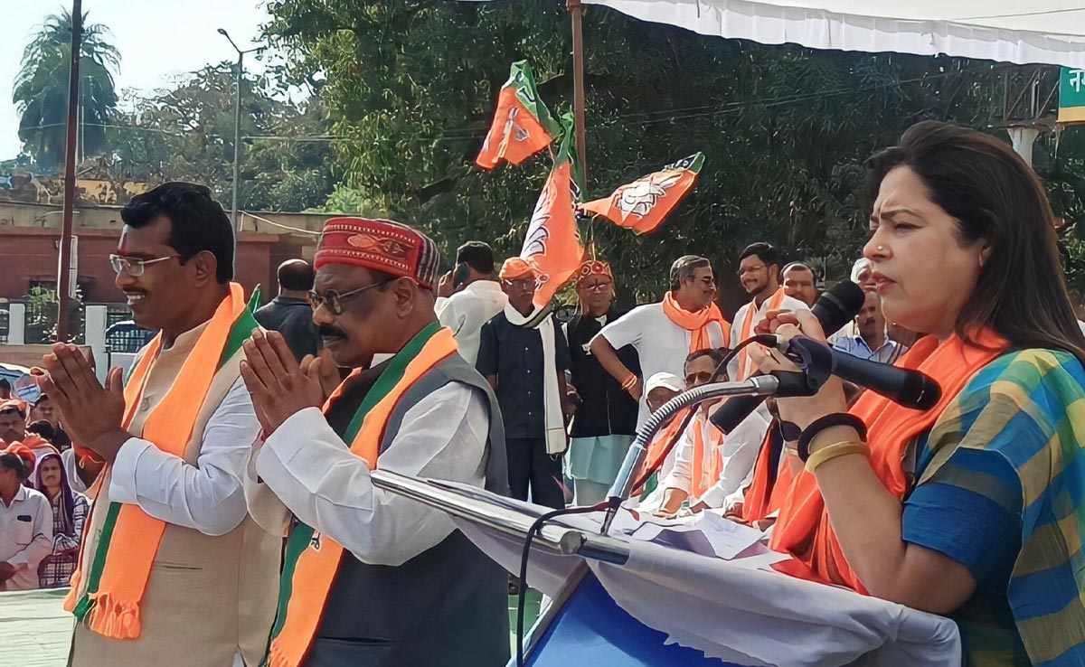 CG Election 2023 : मीनाक्षी लेखी बोलीं- जहां सत्ता पक्ष की MLA सुरक्षित नहीं...वहां की महिलाओं की सुरक्षा&nbsp;कौन&nbsp;करेगा?