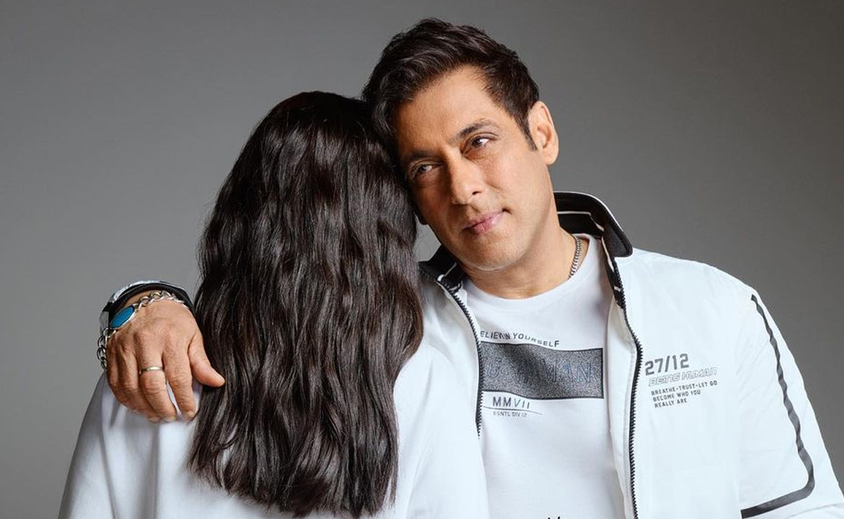 सलमान खान ने मिस्ट्री गर्ल के साथ शेयर की फोटो, साथ में बताई तारीख, फैन्स बोले - भाई शादी पक्की ?