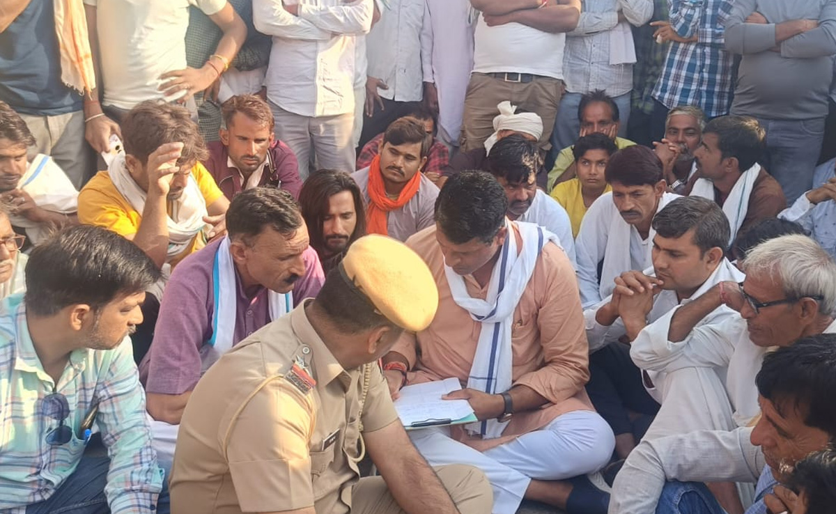Rajasthan: रणथंभौर में चरवाहे की मौत से हड़कंप, ग्रामीणों ने जाम की सड़कें, किरोड़ी लाल भी समर्थन में उतरे