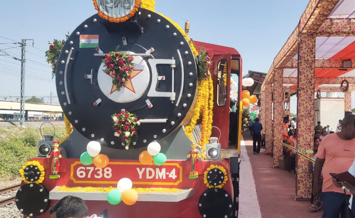 राजस्थान की पहली हेरिटेज ट्रेन का शुभारंभ, सर्पीले ट्रैक से दिखेगा मिनी कश्मीर का नजारा, देखें अंदर की तस्वीरें