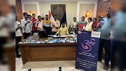 Chhattisgarh: बिलासपुर पुलिस ने चोरी के 100 मोबाइल किए बरामद, फोन मिलने पर मालिकों ने जाहिर की ख़ुशी&nbsp;