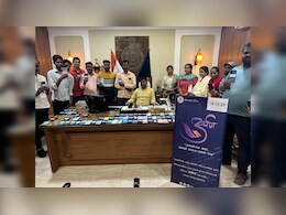 Chhattisgarh: बिलासपुर पुलिस ने चोरी के 100 मोबाइल किए बरामद, फोन मिलने पर मालिकों ने जाहिर की ख़ुशी&nbsp;