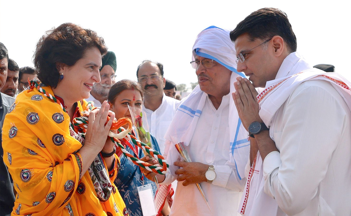 प्रियंका के मुंह से पायलट का नाम सुनते ही तालियों से गूंज उठा पूरा पंडाल, सचिन को बताया राजस्थान का ...