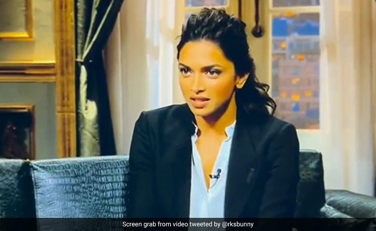 Watch: Deepika Padukone's Remark On Casual Dating From Old <i>'Koffee With Karan'</i> Episode Takes Internet By Storm
