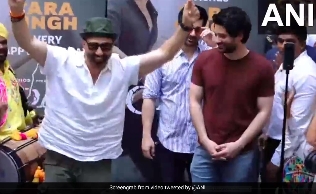 VIDEO: छोटे से लेकर बड़े तक, हर कोई दिखा तारा सिंह के रंग में रंगा, सनी देओल ने फैंस के बीच बर्थडे पर किया जमकर डांस