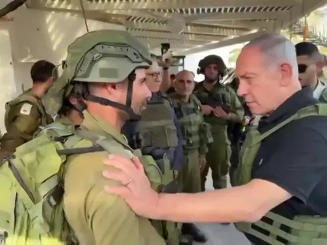 Israel PM Benjamin Netanyahu Meets Troops On Gaza Border