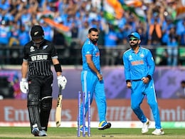 IND Vs NZ: 398 रनों का पीछा करने उतरी न्यूजीलैंड के दोनों सलामी बल्लेबाज आउट, 40 रन पर 2 विकेट IND Vs NZ: 398 रनों का पीछा करने उतरी न्यूजीलैंड के दोनों सलामी बल्लेबाज आउट, 40 रन पर 2 विकेट