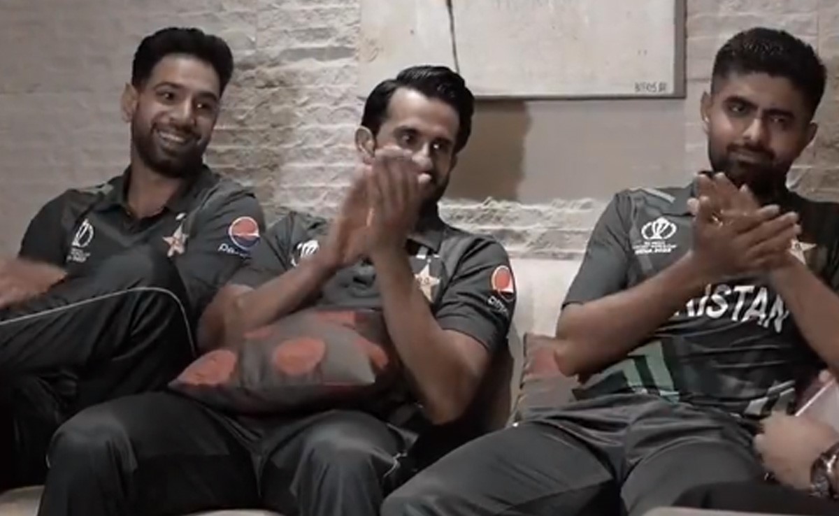 RJ प्रवीण की कविता सुनकर भावुक हुए पाकिस्तानी खिलाड़ी, ताली बजाते हुए कहा- बहुत ख़ूब!