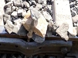 उदयपुर-जयपुर वंदे भारत ट्रेन को डिरेल कराने की साजिश, ट्रैक पर बिछाए गए थे पत्थर और सरिए उदयपुर-जयपुर वंदे भारत ट्रेन को डिरेल कराने की साजिश, ट्रैक पर बिछाए गए थे पत्थर और सरिए