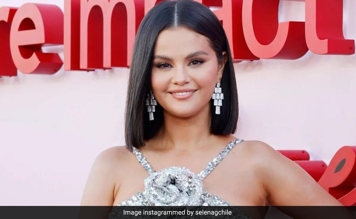 Selena Gomez Gets Her "Rare Beauty" Moment In Not Just One, But Three Outfits