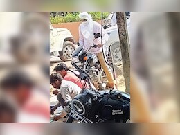 राजस्थान में ED की छापेमारी के बीच वायरल हो रही यह तस्वीर, लोग पूछ रहे- पहचान कौन?