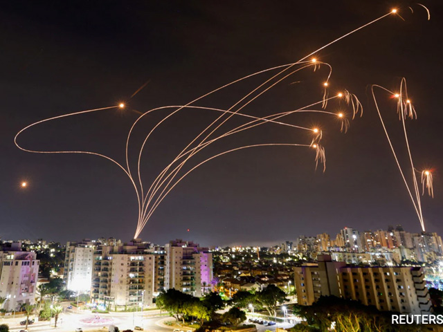 33 Airlines Cancel Flight Amid Hamas Strike Threat In Tel Aviv