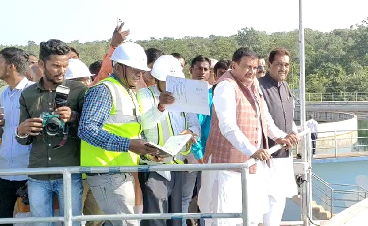 JJM : इतनी भी क्या जल्दी थी? सतना में मंत्री-सांसद ने नल-जल का फीता तो काट दिया, पानी नहीं आया