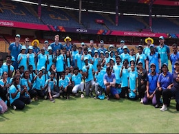 बेंगलुरु में बच्चों ने ऑस्ट्रेलियाई क्रिकेट टीम से खेल के साथ-साथ जिंदगी के सबक भी सीखे बेंगलुरु में बच्चों ने ऑस्ट्रेलियाई क्रिकेट टीम से खेल के साथ-साथ जिंदगी के सबक भी सीखे