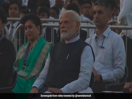 Watch: Meet Bros Perform <i>'Maadi'</i> Garba Song written By PM Modi Watch: Meet Bros Perform <i>'Maadi'</i> Garba Song written By PM Modi