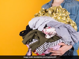 Clothe washing tips : पहली धुलाई में ही कपड़े छोड़ने लगते हैं रंग तो अपनाइए ये हैक्स नहीं निकलेगा कलर