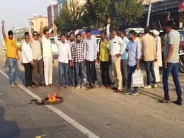महवा: कांग्रेस के उम्मीदवार ओम प्रकाश हुड़ला का विरोध , कार्यकर्ताओं ने की टिकट बदलने की मांग महवा: कांग्रेस के उम्मीदवार ओम प्रकाश हुड़ला का विरोध , कार्यकर्ताओं ने की टिकट बदलने की मांग