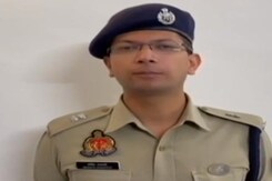 नोएडा के स्कूल में छात्रा के साथ बदसलूकी, पिटाई नोएडा के स्कूल में छात्रा के साथ बदसलूकी, पिटाई