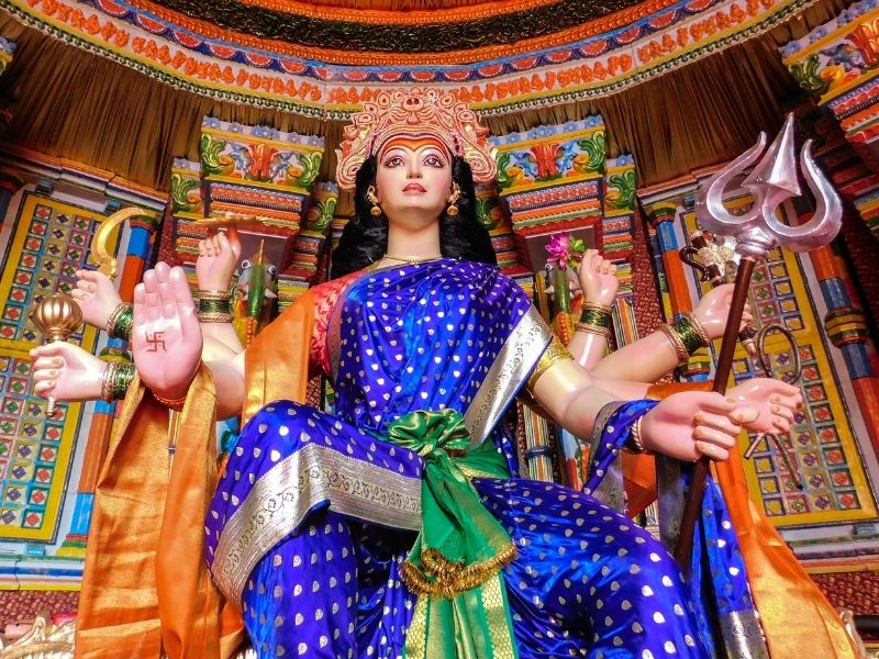 Navratri 2023: नवरात्रि के 9 दिनों तक पहनें अलग-अलग रंगों के वस्त्र, मिलेगा मां दुर्गा का आशीर्वाद