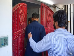 20-25 Questions, List Of Phones, Laptops To Seize: Inside NewsClick Raids 20-25 Questions, List Of Phones, Laptops To Seize: Inside NewsClick Raids